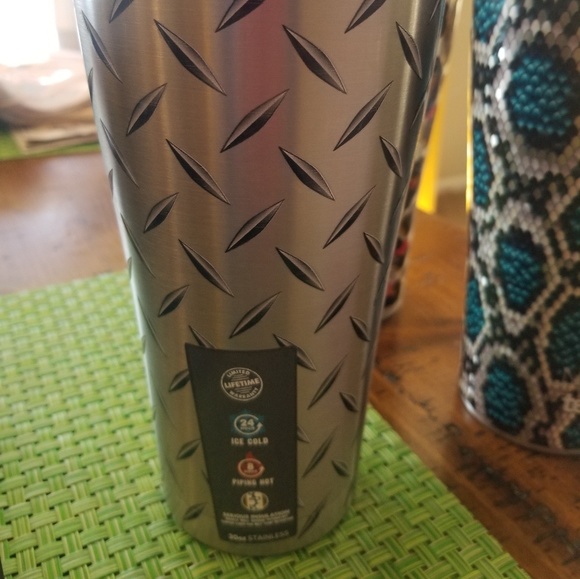 30 Ounce Brand New Designer Series Tervis Tumblers - Picture 4 of 6